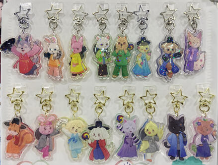 SKZOO & ANITEEZ sparkly charms SKZOO & ANITEEZ sparkly charms